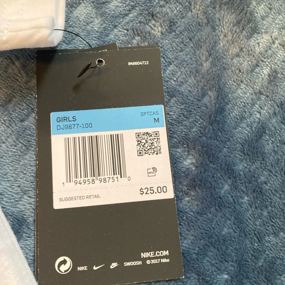Nike, girls medium, nwt, Tomorrow is another day, super soft, 100% cotton